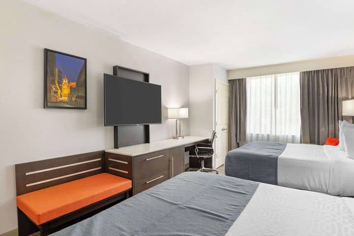 Room 19 of 42