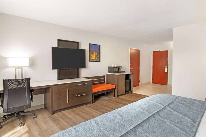 Room 12 of 42