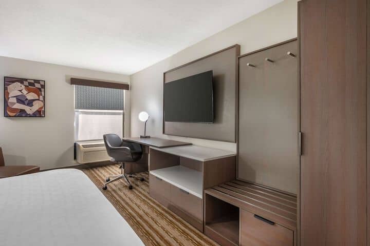 Room 10 of 45