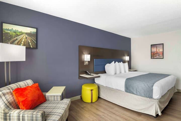 Room 17 of 42