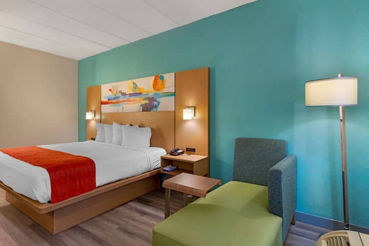 Room 10 of 31