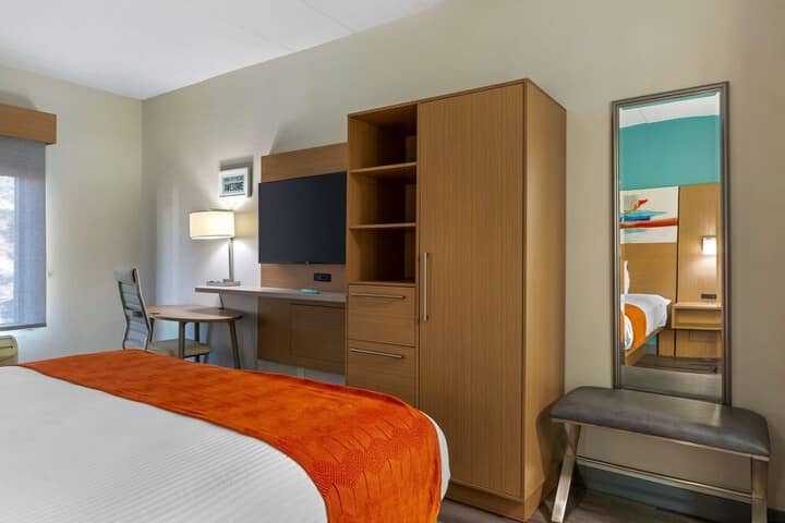 Room 16 of 31