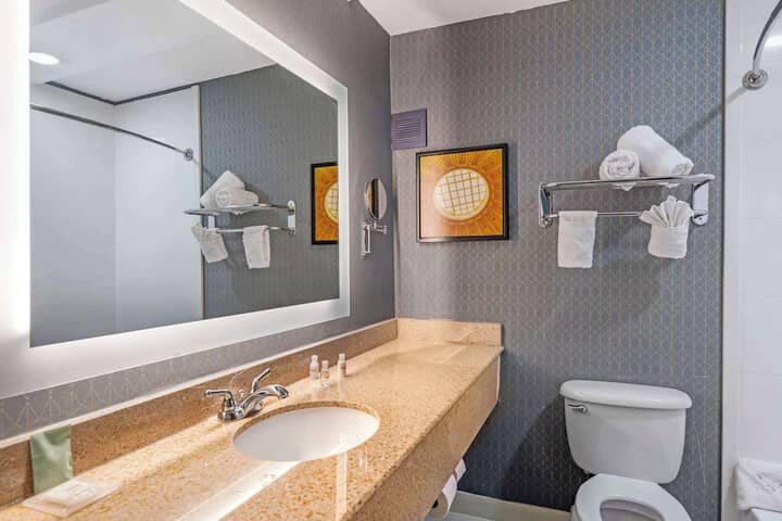 Room 30 of 42