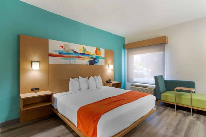 Room 8 of 31