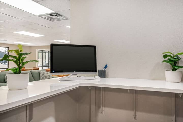 Business Center 44 of 45