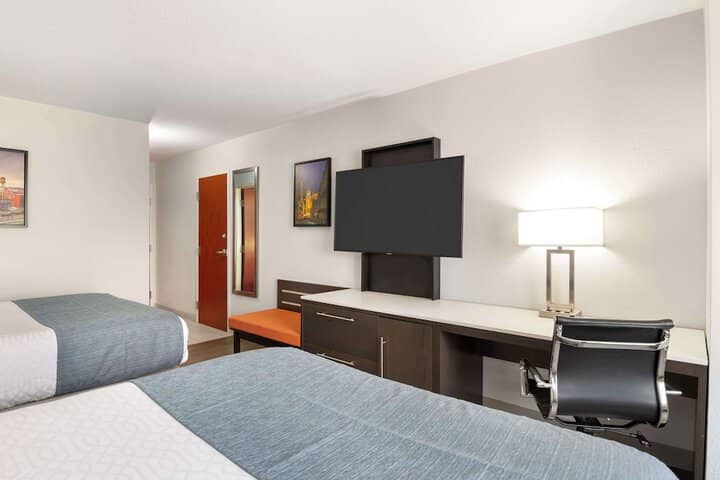 Room 21 of 42